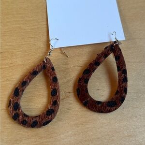 Felt Earrings NWT